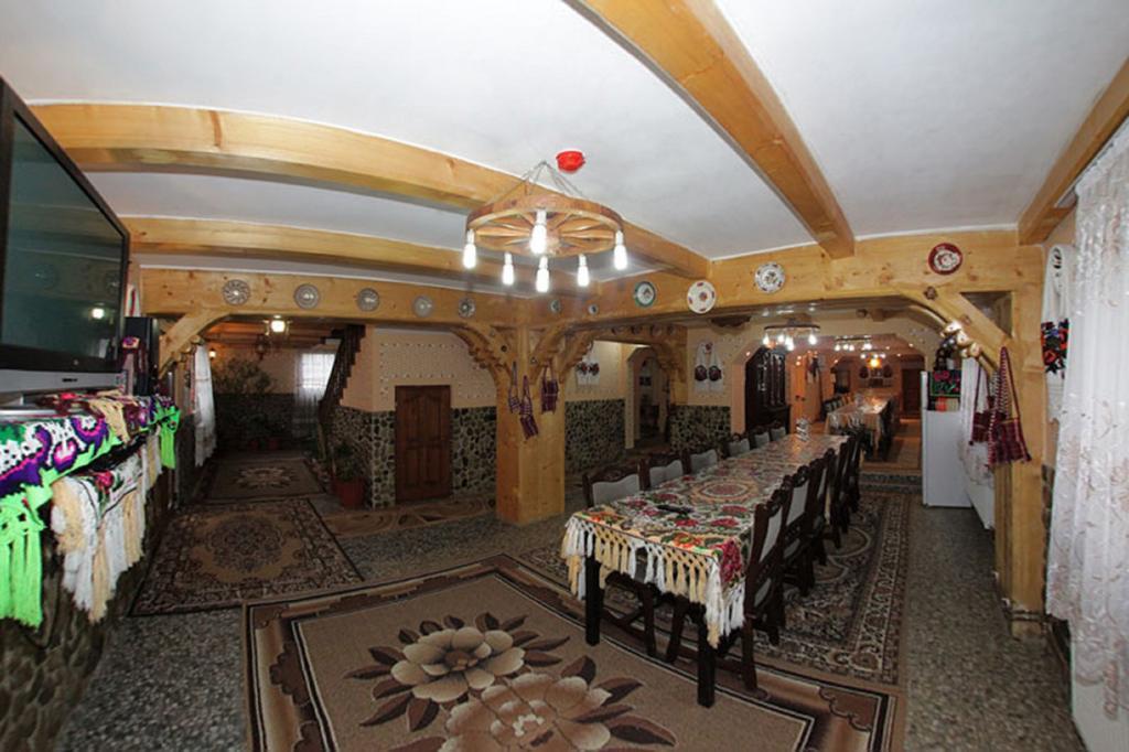Pensiunea Sub Cetate La Matei Onceşti Exterior foto